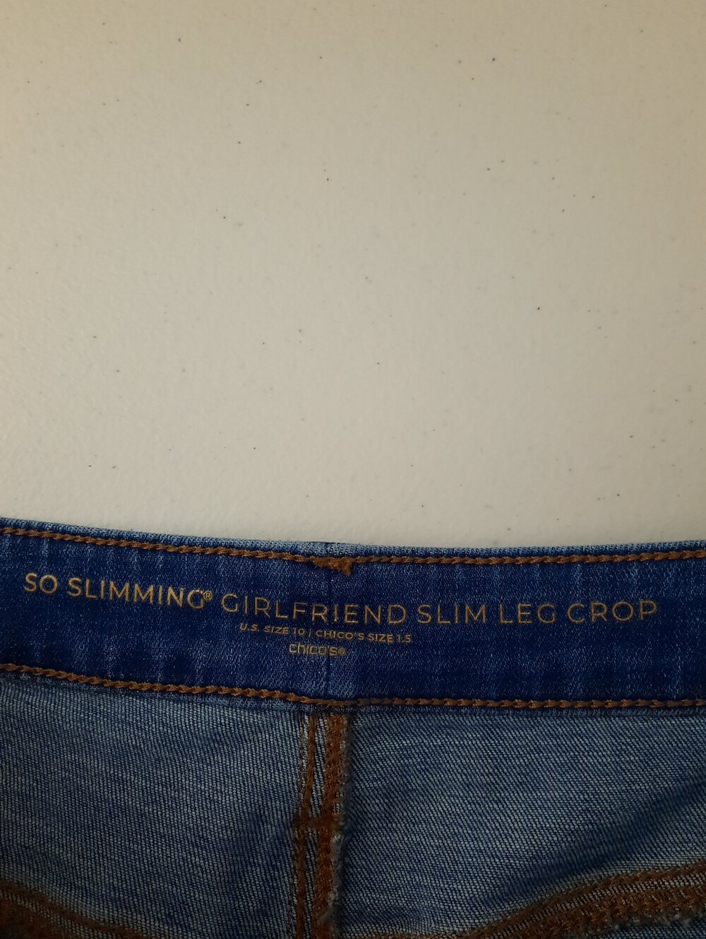 Chico's Embellished Raw Hem So Slimming Girlfriend Slim Leg Crop Jeans size 10 - Picture 6 of 15